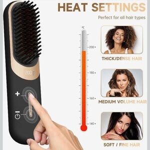 Professional Hair Straightening Brush - Black and Gold